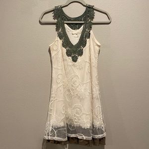 a’reve lace sleeveless dress size: small